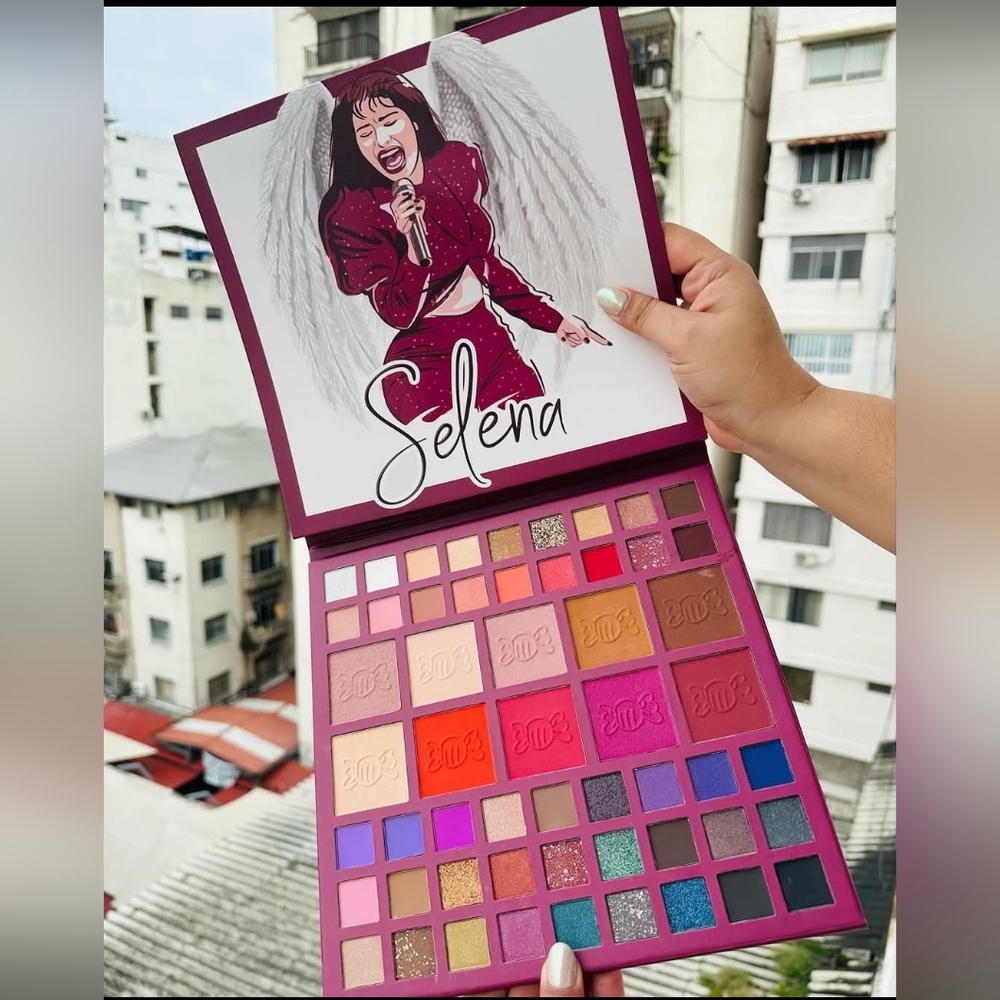 Large Makeup Palette - Selena Multi-Color Collection